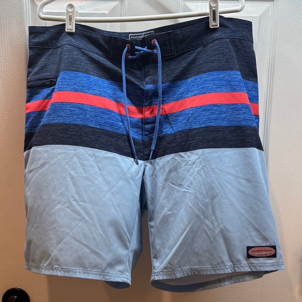 Vineyard Vines Men's Swim Shorts - Navy, Blue, and Red